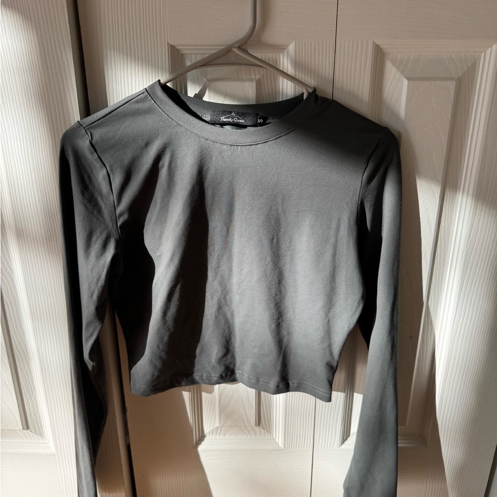 Women's Gray Long Sleeve Crop Top - Picture 6 of 6